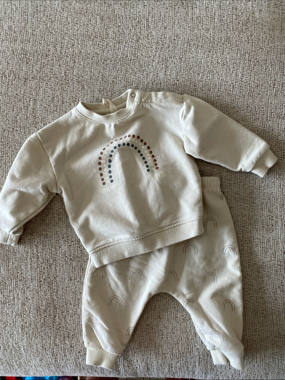 Quincy Mae 3-6 month Sweatshirt Pants set